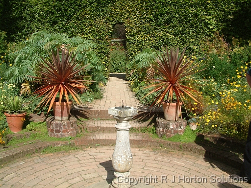 Mrs Winthrop's garden Hidcote